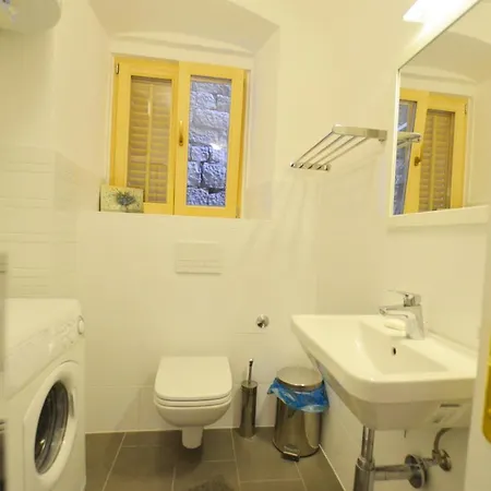 Apartment Leko Old Town
